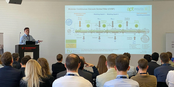 Marc Meier present his talk about the CVSF