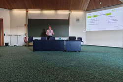 Lukas Seppelfricke holding a presentation