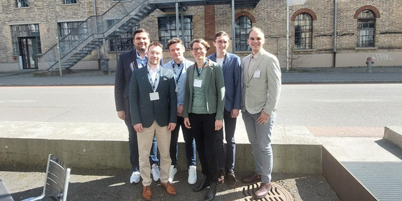 The photo shows the members of the crystallization group